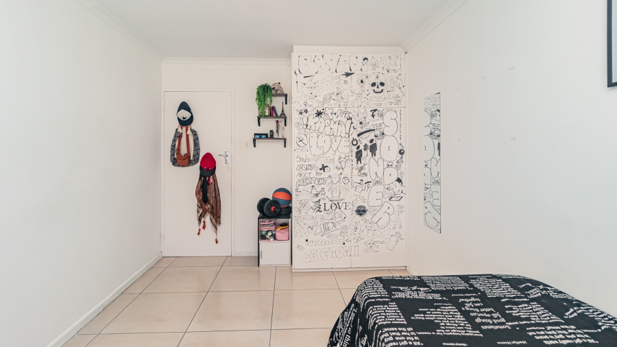5 Bedroom Property for Sale in Sunnydale Western Cape